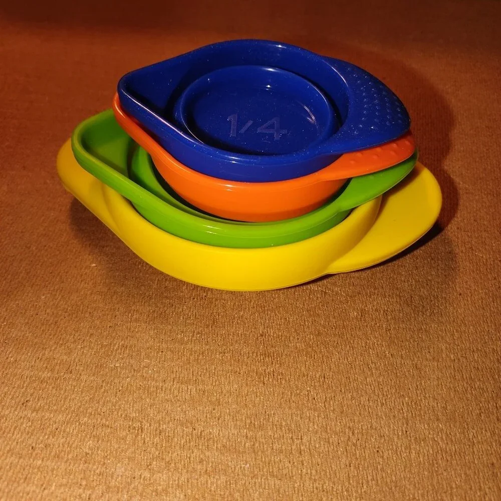Colorful Plastic Measuring Cups Set Of 4 Nesting Design 1/4 1/3 1/2 1 Cup